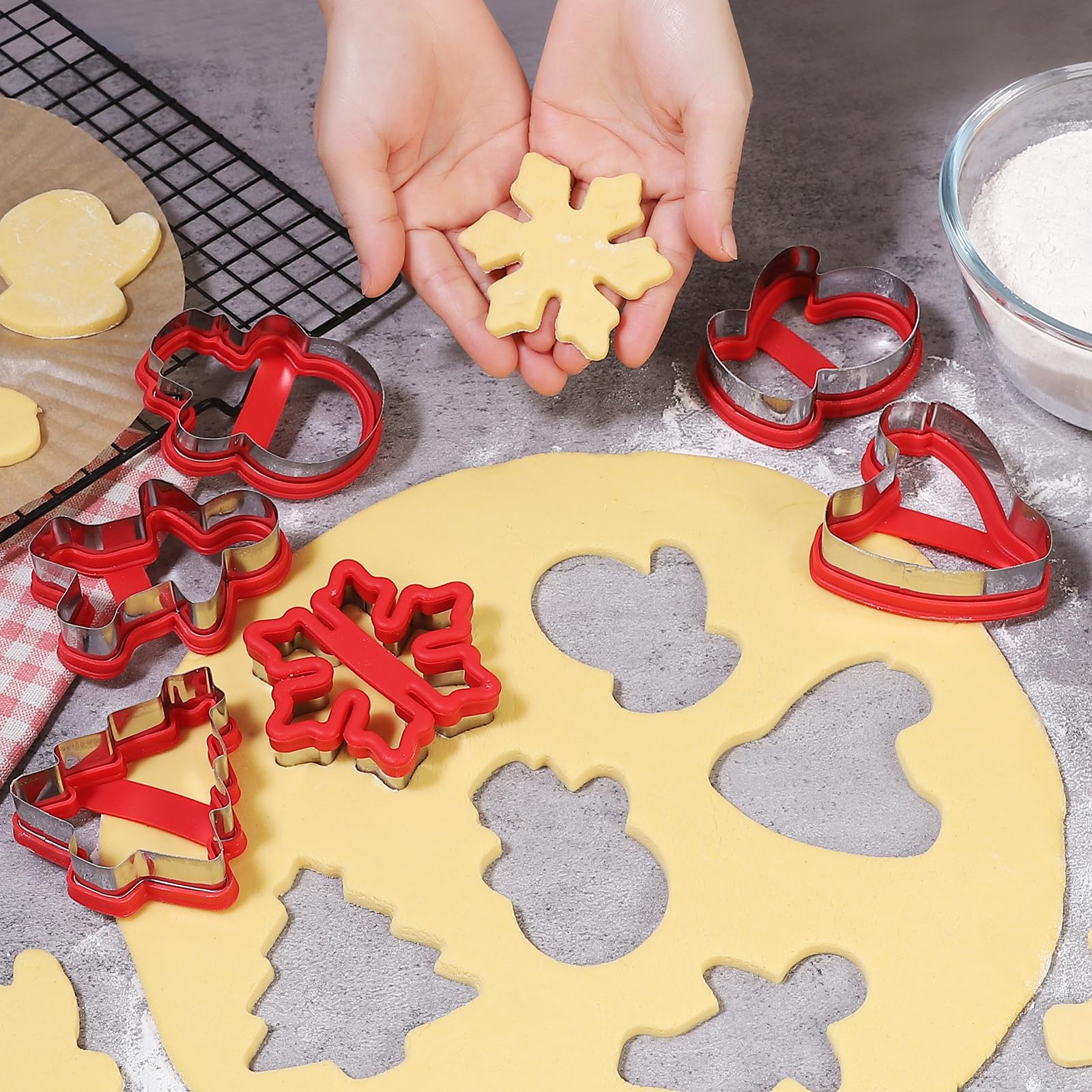 Christmas Cookie Cutters, 6 Pcs Holiday Cookie Cutter With Comfort Grip - Gingerbread Men, Christmas Tree, Snowflake, Santa Hat,